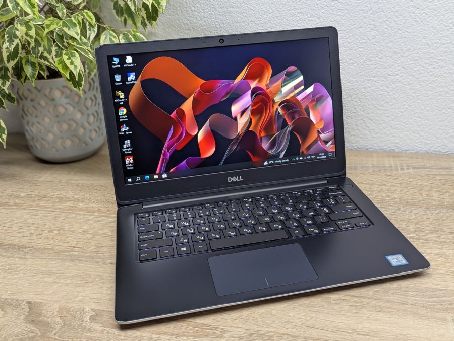 Ноутбук Б/В Dell Vostro 5370, Intel Core i5-8250U, DDR4 8 GB, SSD 128GB, 13" Full HD