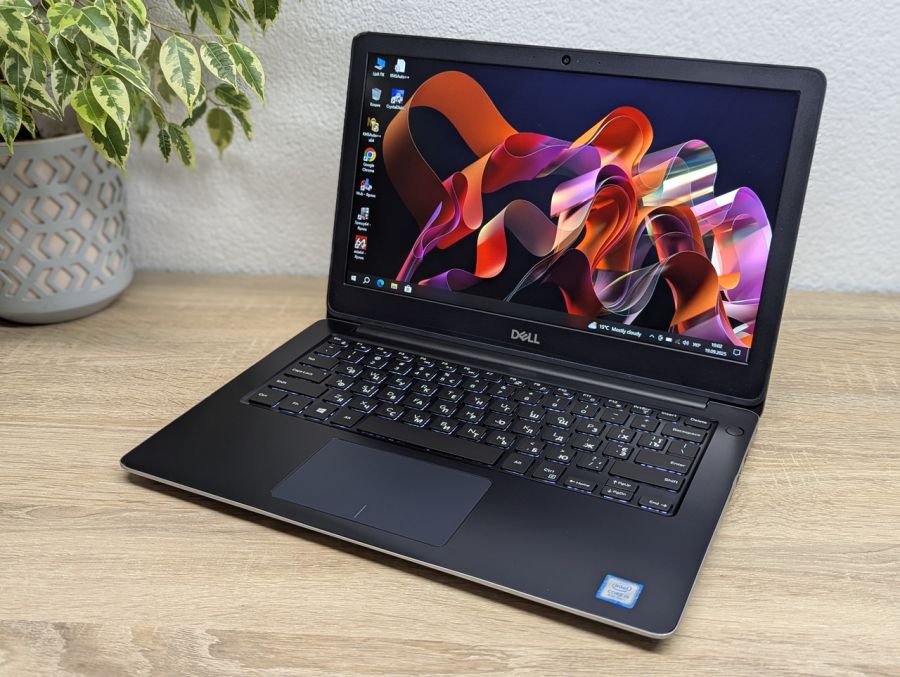 Ноутбук Б/В Dell Vostro 5370, Intel Core i5-8250U, DDR4 8 GB, SSD 128GB, 13" Full HD