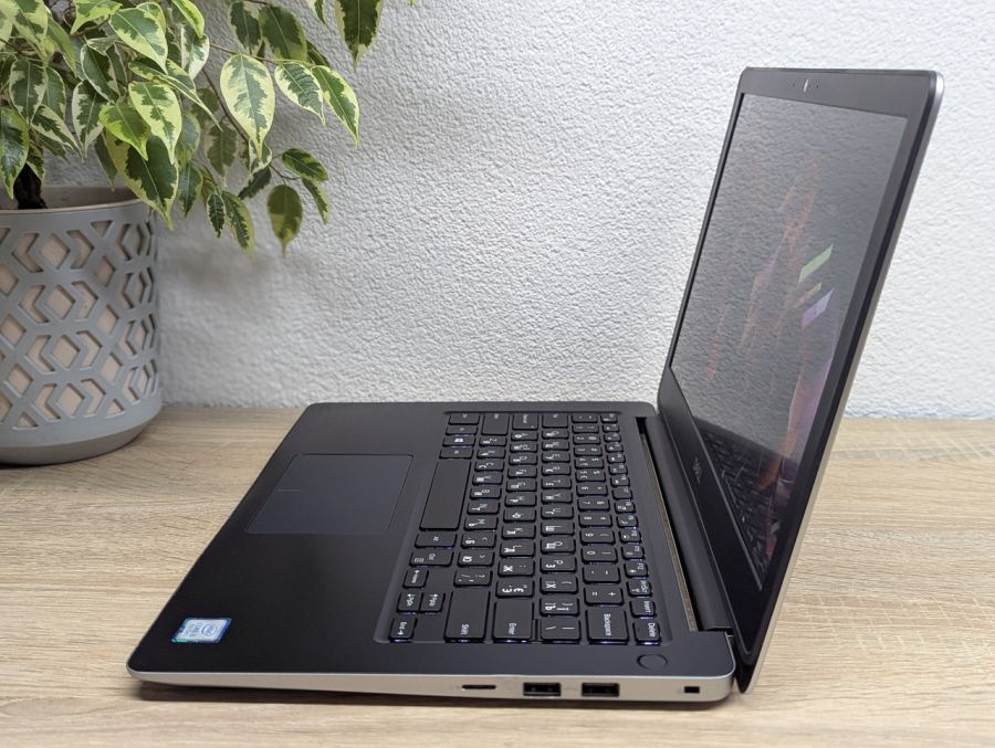 Ноутбук Б/В Dell Vostro 5370, Intel Core i5-8250U, DDR4 8 GB, SSD 128GB, 13" Full HD