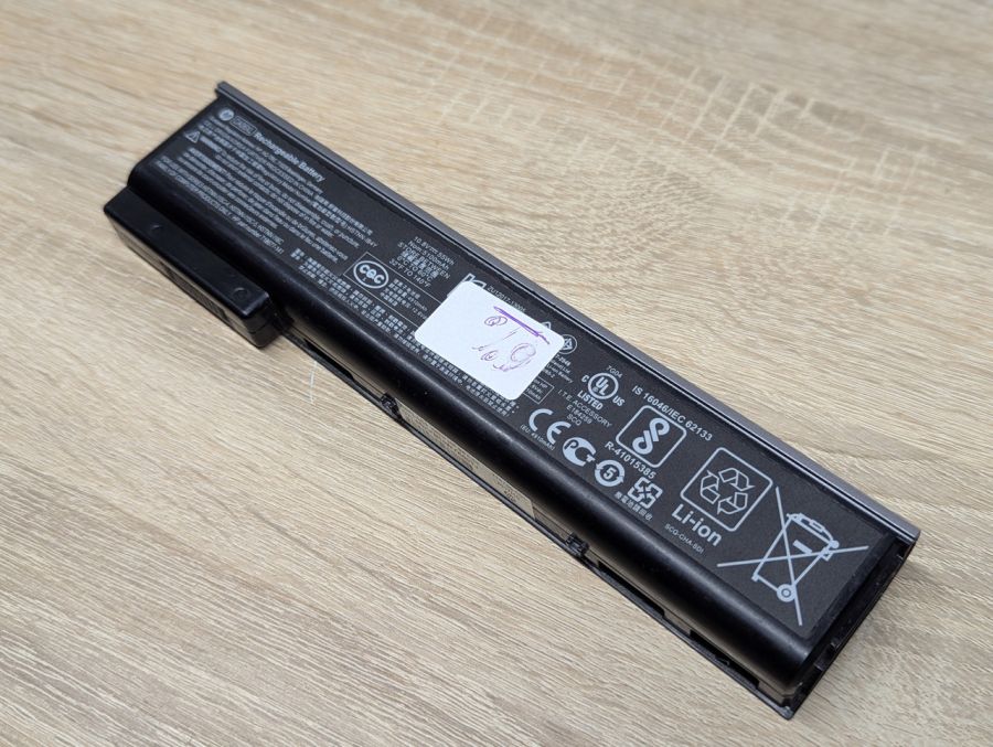 Б/В Оригінальна акумуляторна батарея HP CA06XL