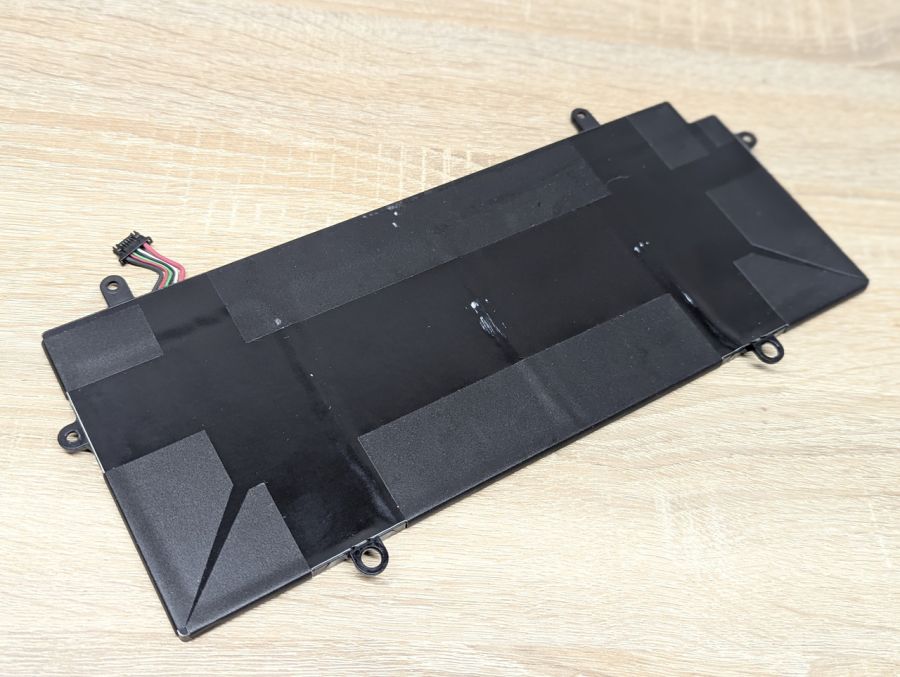 Б/В Оригінальна акумуляторна батарея Toshiba PA5136U-1BRS