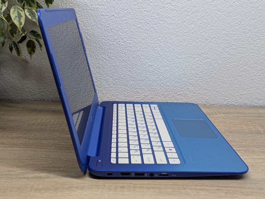 Ноутбук Б/В HP Stream Notebook 13, Intel Celeron N2840, DDR3 2 GB, SSD 32GB, Intel Microsoft Basic Display Adapter, 13.3" HD