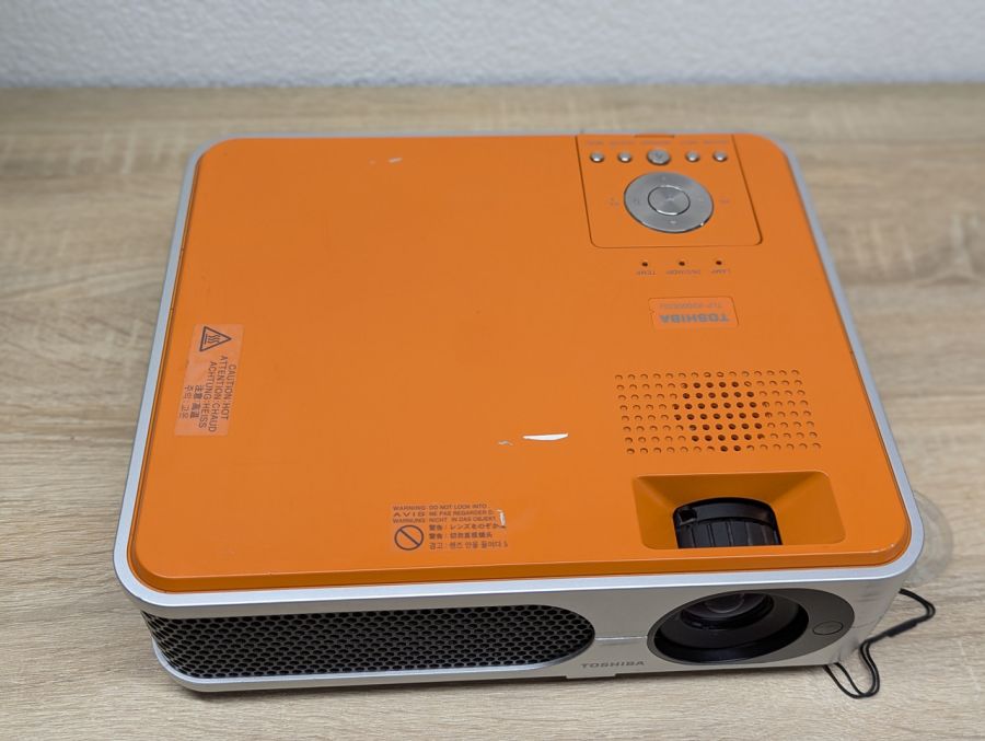 Б/В Проєктор Б/К Toshiba TLP-x2000