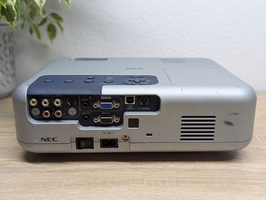 Б/В Проєктор NEC VT460