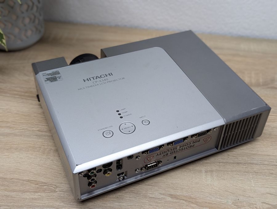 Проєктор Hitachi CP-X340
