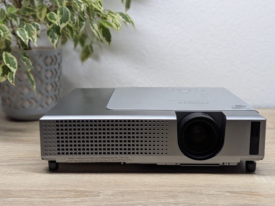 Б/В Проєктор Hitachi CP-X340