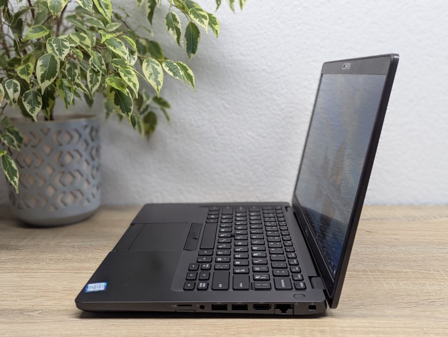 Уцінка! Ноутбук Б/В Dell Latitude 5400, Intel Core i5-8365U, DDR4 16 GB, SSD 256GB, 14" Full HD