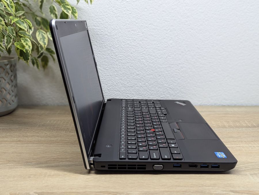 Уцінка! Ноутбук Б/В Lenovo Think Pad E530, Intel Core i5-3210M, DDR3 8 GB, SSD 256GB, 15.6" HD