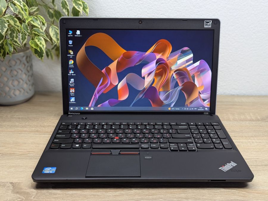 Уцінка! Ноутбук Б/В Lenovo Think Pad E530, Intel Core i5-3210M, DDR3 8 GB, SSD 256GB, 15.6" HD