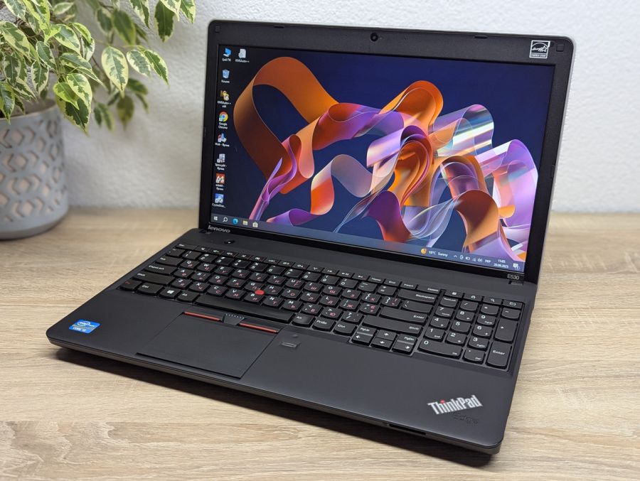 Уцінка! Ноутбук Б/В Lenovo Think Pad E530, Intel Core i5-3210M, DDR3 8 GB, SSD 256GB, 15.6" HD