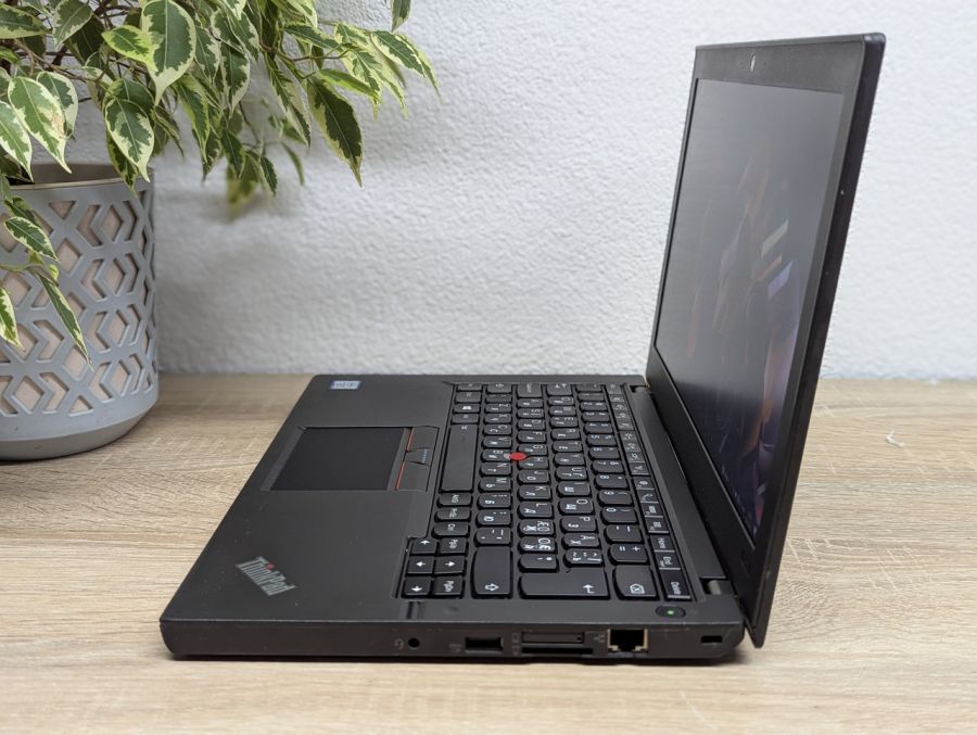Ноутбук Б/В Lenovo ThinkPad X260, Intel Core i5-6300U, DDR4 8 GB, SSD 128GB, 12" Full HD