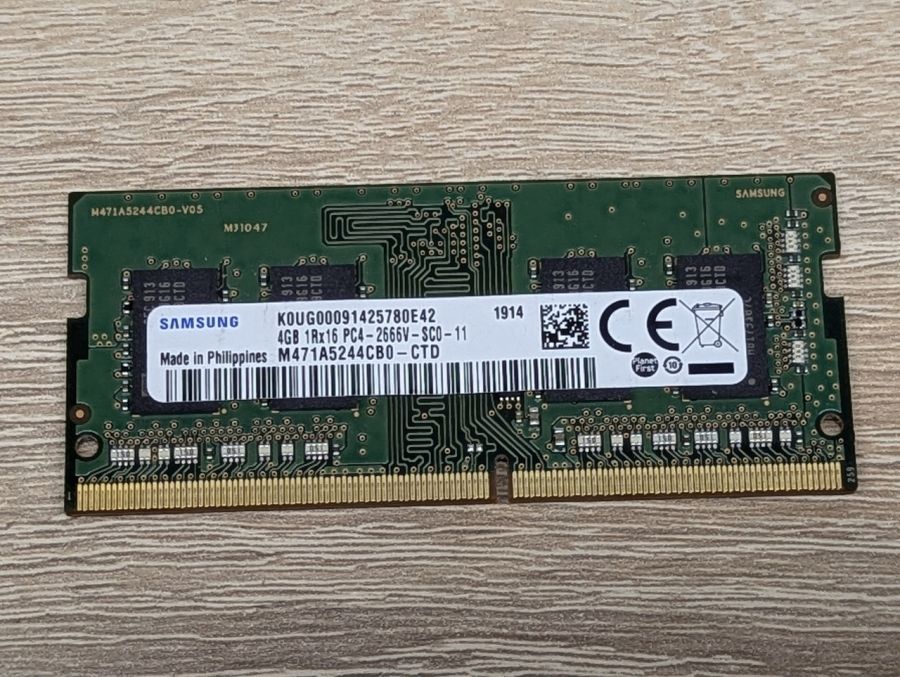 Б/В Оперативна пам'ять Samsung DDR4 4gb / 2666MHz