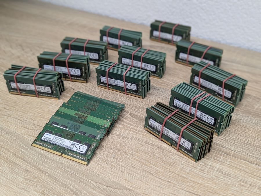Б/В Оперативна пам'ять Samsung DDR4 4gb / 2666MHz
