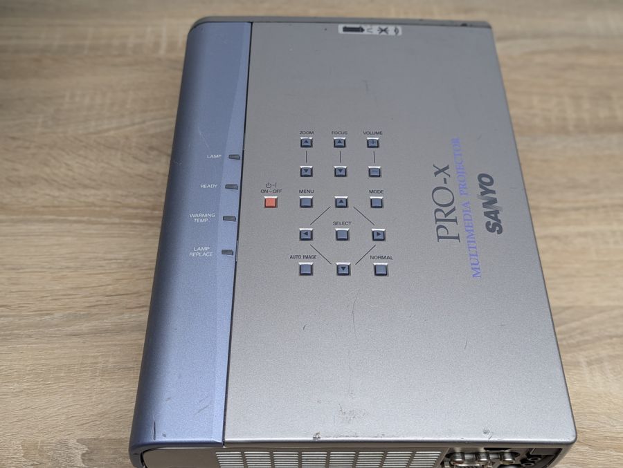Б/В Проєктор SANYO PLC-SU20E