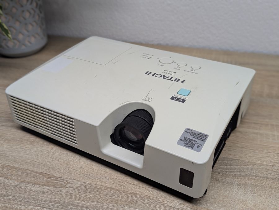 Б/В Проектор HITACHI CP-RX94