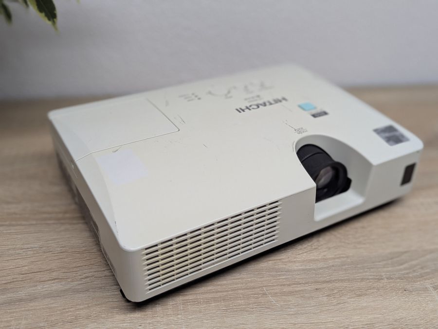 Б/В Проектор HITACHI CP-RX94