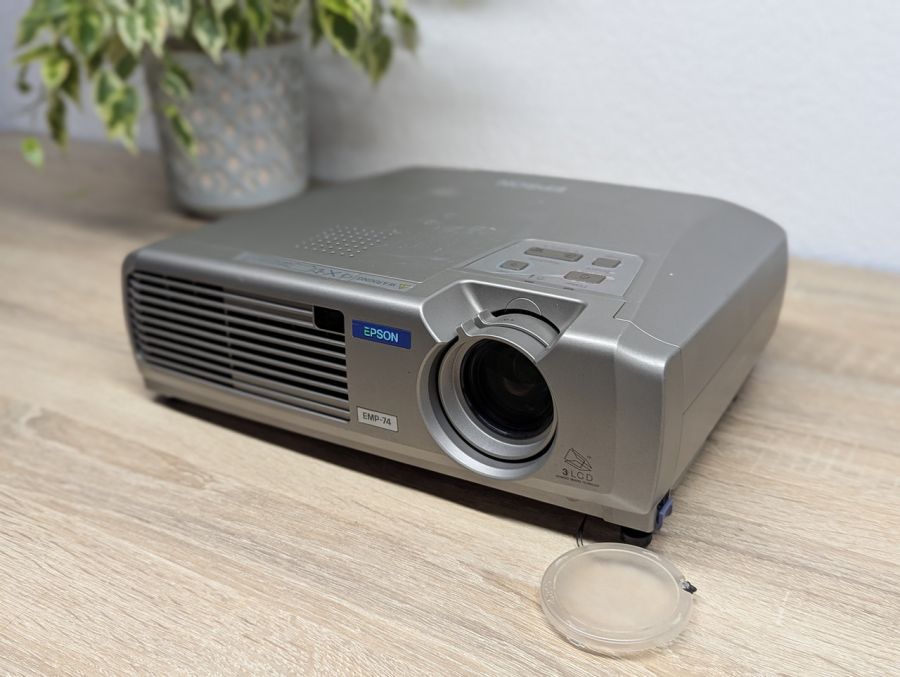 Б/В Проєктор EPSON EMP-74