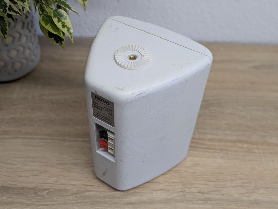 Б/В Полична колонка NUVO WA-30 SPKR