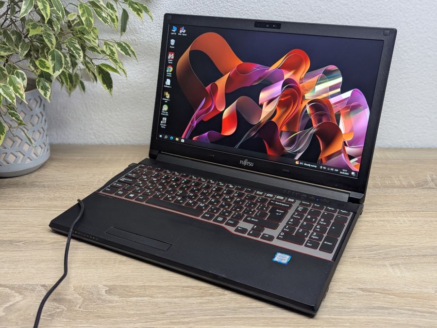 Ноутбук Б/В Fujitsu E556, Intel Core i5-6200U, DDR4 8 GB, SSD 128GB, 15.6" Full HD