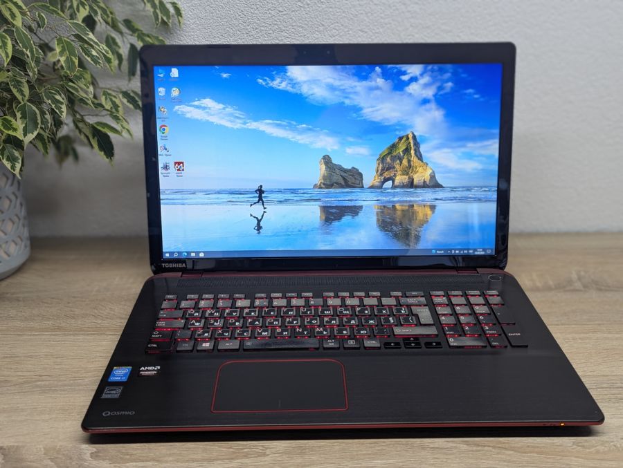 Уцінка! Ноутбук Б/В Toshiba Qosmio X70-B, Intel Core i7-4710HQ, DDR3 16 GB, SSD 360GB, AMD Radeon R9 M200X 4Gb, 17" Full HD