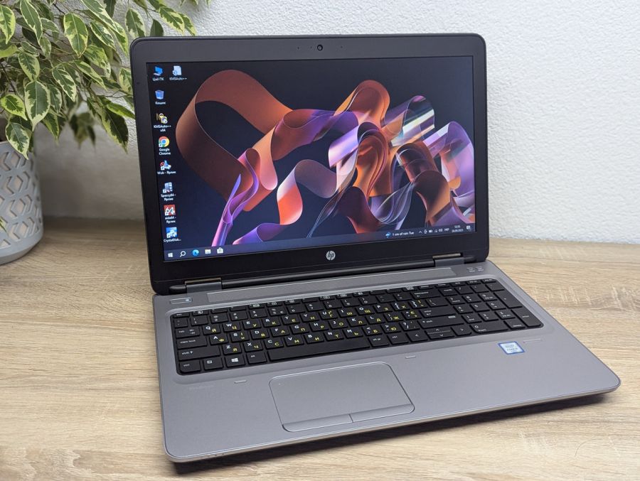 Уцінка! Ноутбук Б/В HP ProBook 650 G2, Intel Core i5-6200U, DDR4 8 GB, SSD 128GB, 15.6" HD