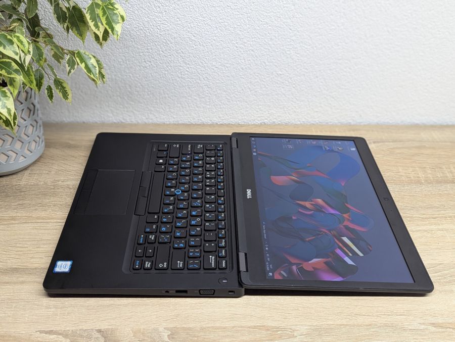 Уцінка! Ноутбук Б/В Dell Latitude 5480, Intel Core i7-6600U, DDR4 16 GB, SSD 128GB, NVIDIA GeForce 930MX 2Gb, 14"
