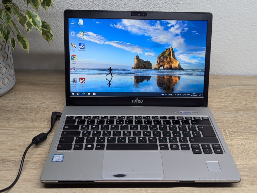 Уцінка! Ноутбук Б/В Fujitsu S936, Intel Core i5-6200U, DDR4 8 GB, SSD 128GB, 13" Full HD
