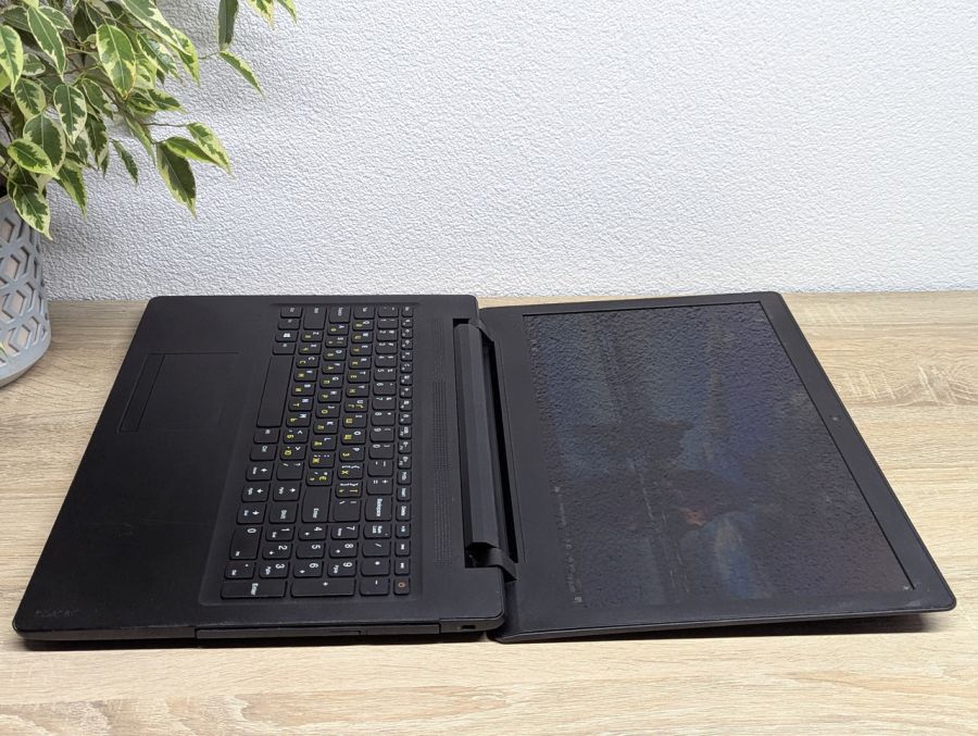 Ноутбук Б/В Lenovo IdeaPad 110, AMD A6-7310, DDR3 8 GB, SSD 256GB, Radeon R4, 15.6"