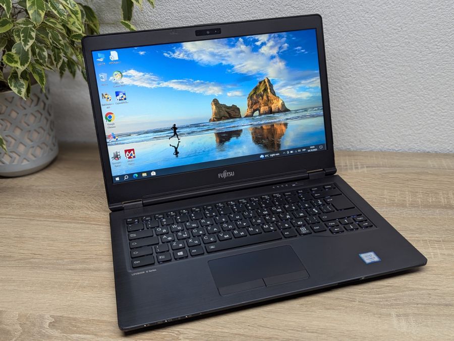 Уцінка! Ноутбук Б/В Fujitsu U747, Intel Core i5-6200U, DDR4 8 GB, SSD 128GB, 14" Full HD