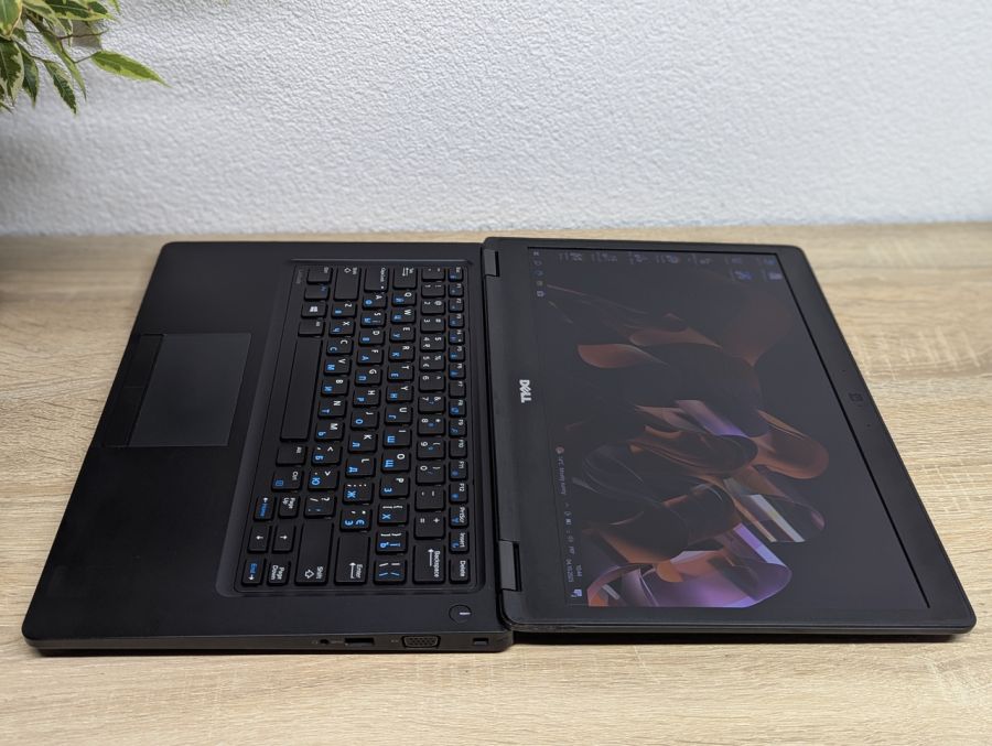 Уцінка! Ноутбук Б/В Dell Latitude 5480, Intel Core i5-6300U, DDR4 8 GB, SSD 256GB, 14" Full HD