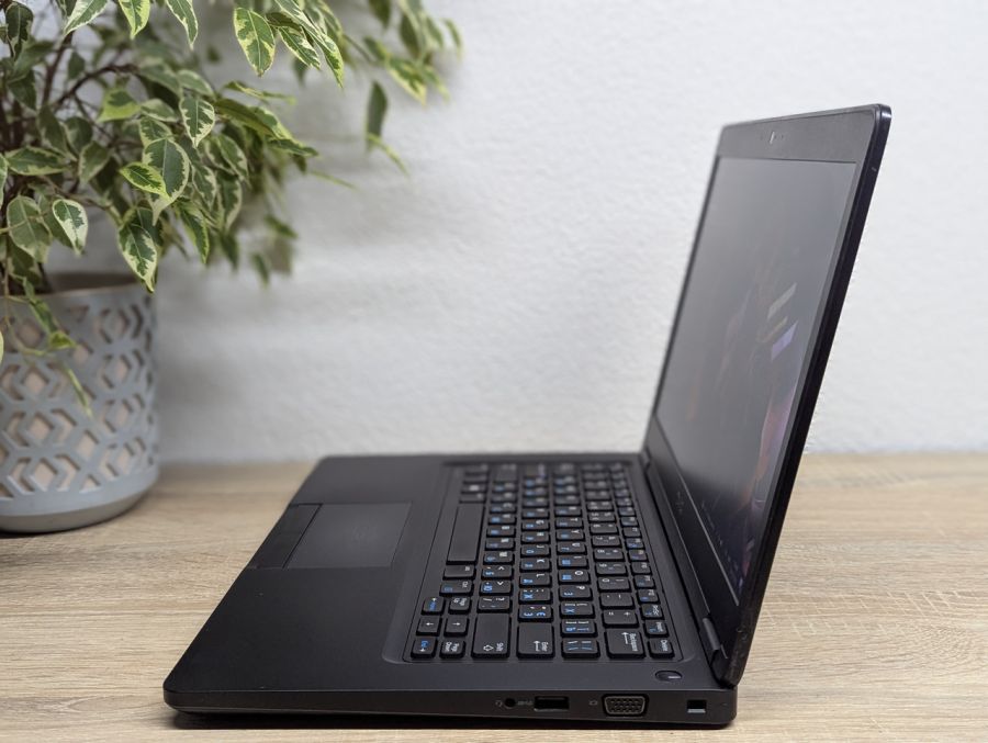 Уцінка! Ноутбук Б/В Dell Latitude 5480, Intel Core i5-6300U, DDR4 8 GB, SSD 256GB, 14" Full HD