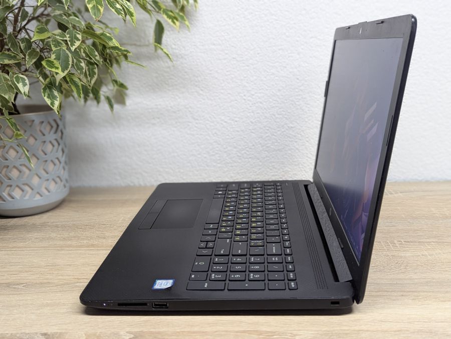 Ноутбук Б/В HP Laptop 15, Intel Core i3-8145U, DDR4 12 GB, SSD 256GB, 15.6" UHD