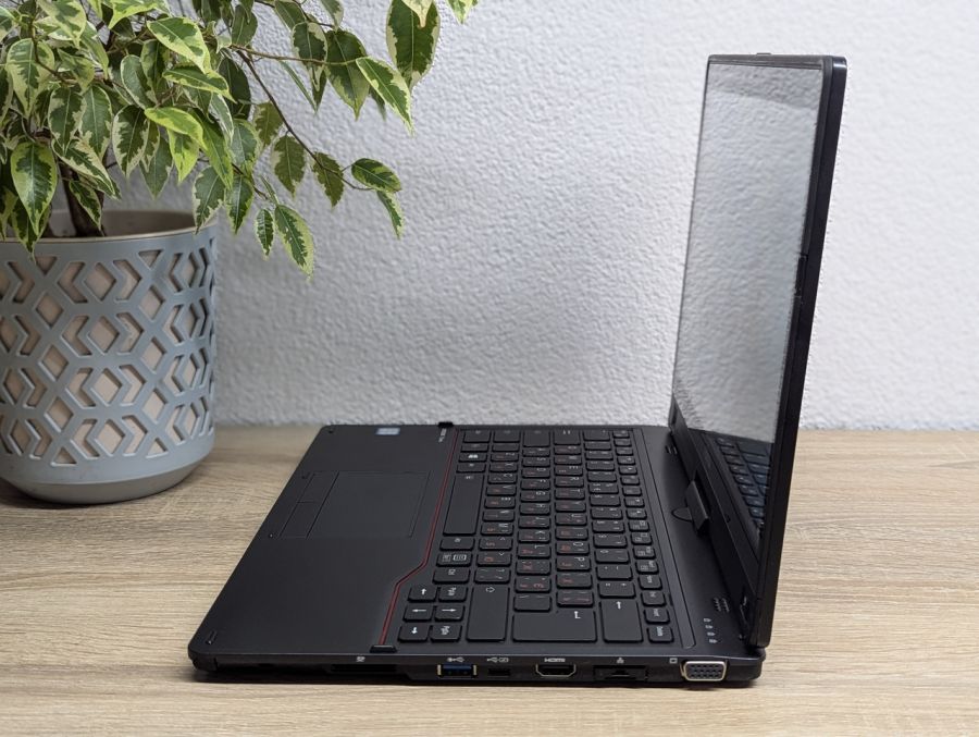 Уцінка! Ноутбук Б/В Fujitsu T937, Intel Core i5-7300U, DDR4 8 GB, SSD 256GB, 13" Full HD Сенсор