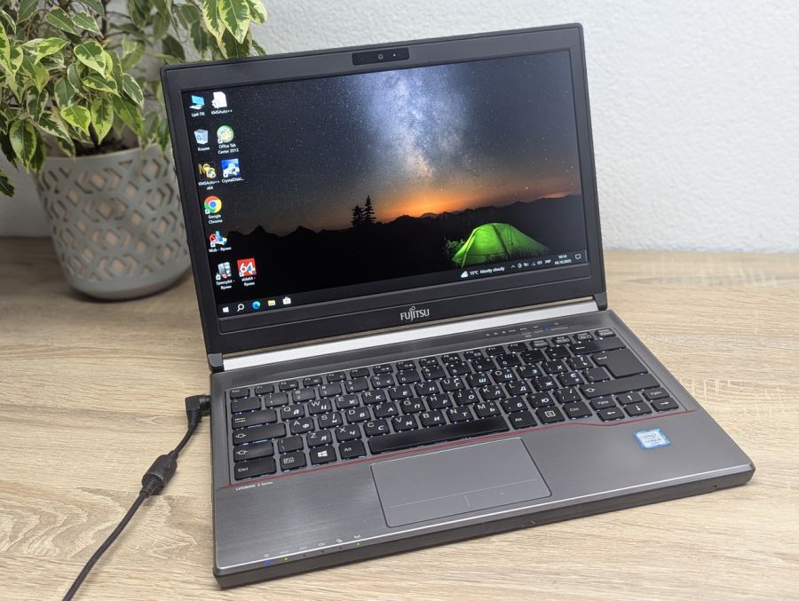 Уцінка! Ноутбук Б/В Fujitsu E736, Intel Core i5-6300U, DDR4 8 GB, SSD 256GB, 13" Full HD
