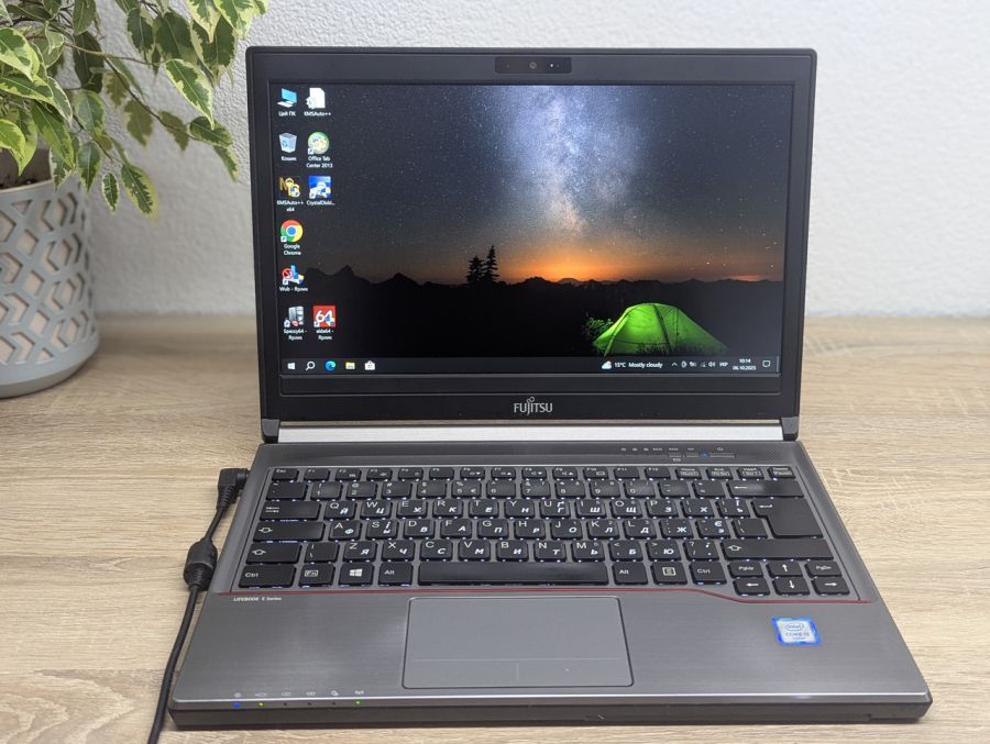 Уцінка! Ноутбук Б/В Fujitsu E736, Intel Core i5-6300U, DDR4 8 GB, SSD 256GB, 13" Full HD