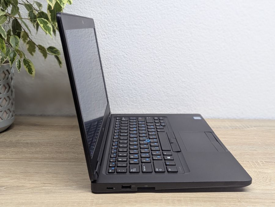 Уцінка! Ноутбук Б/В Dell Latitude 5480, Intel Core i5-6300HQ, DDR4 8 GB, SSD 128GB, 14" HD
