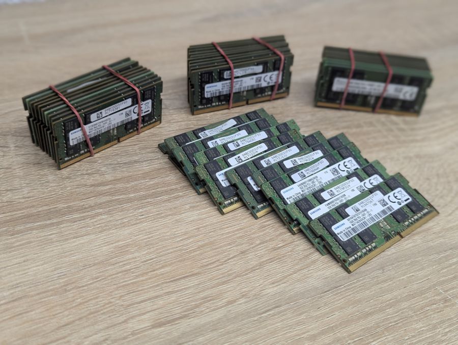 Б/В Оперативна пам'ять для ноутбука Samsung SO-DIMM 16 GB DDR4 2400T