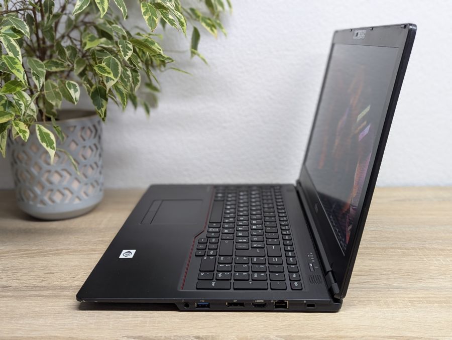 Ноутбук Б/В Fujitsu LifeBook U7510, Intel Core i5-10210U, DDR4 16 GB, SSD 128GB, 15" Full HD