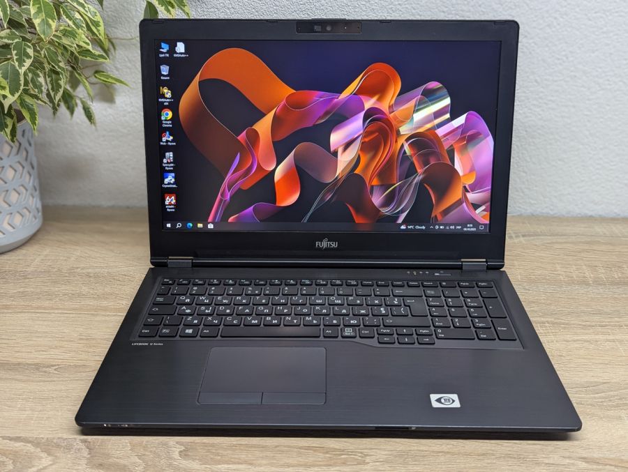 Ноутбук Б/В Fujitsu LifeBook U7510, Intel Core i5-10210U, DDR4 16 GB, SSD 128GB, 15" Full HD