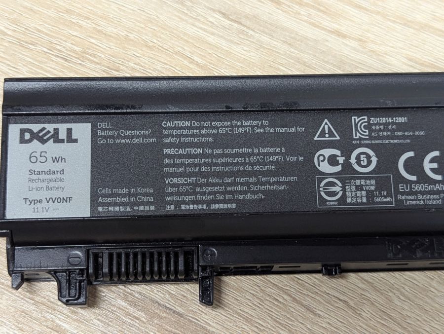Б/В Оригінальна акумуляторна батарея Dell VV0NF
