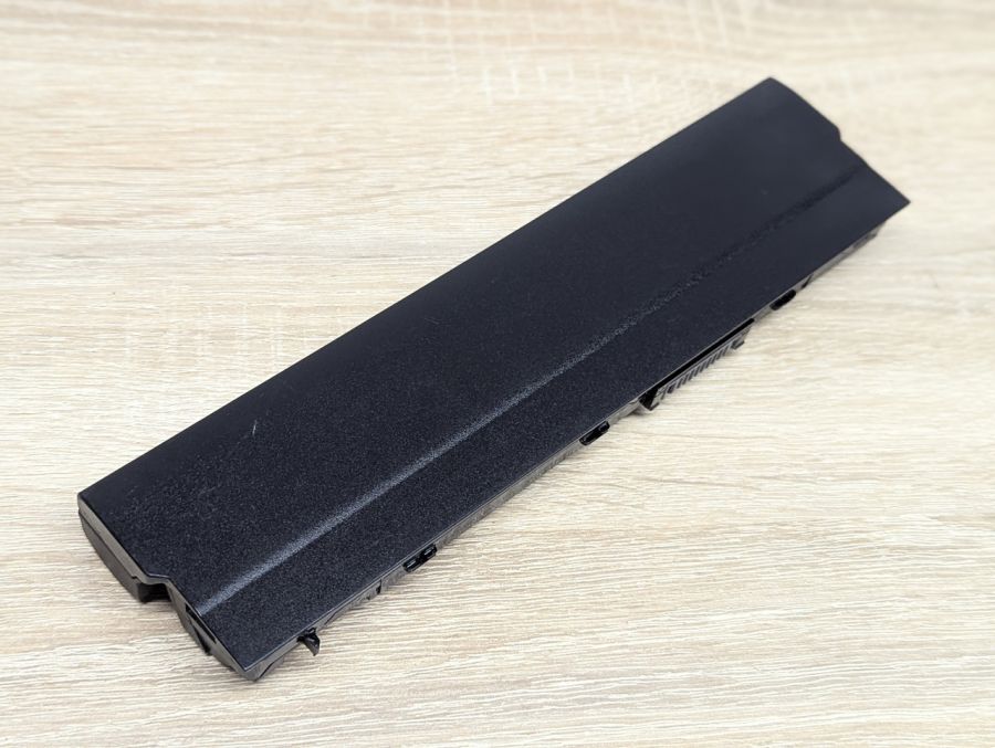 Б/В Оригінальна аумуляторна батарея Dell FRR0G [ProductHub SKU FRR0G-10]