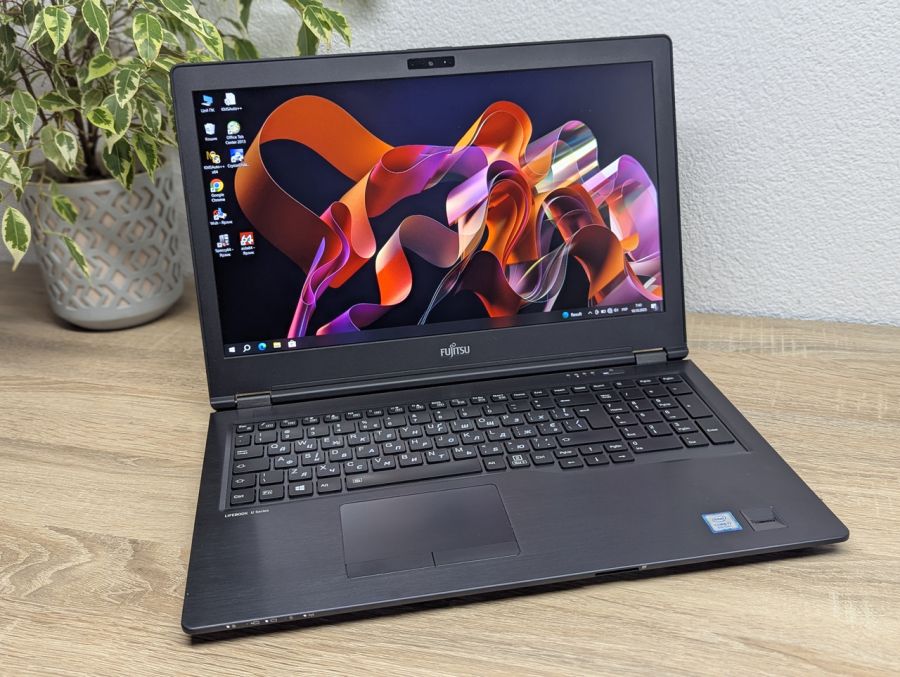 Ноутбук Б/В Fujitsu U758, Intel Core i7-8550U, DDR4 16 GB, SSD 128GB, 15.6" Full HD