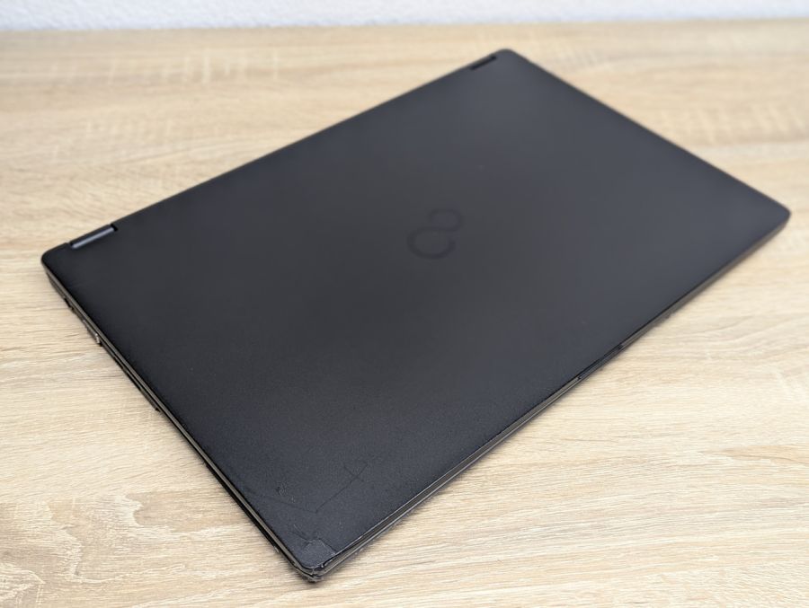 Ноутбук Б/В Fujitsu U758, Intel Core i5-8350U, DDR4 16GB, SSD 256GB, 15.6" Full HD Сенсор