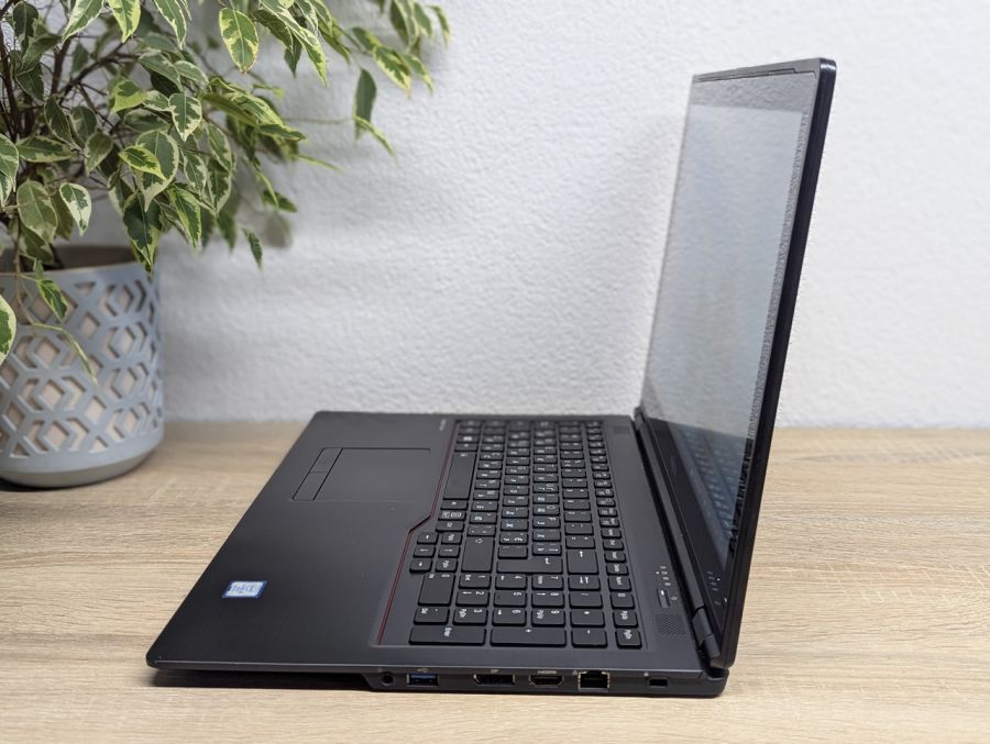 Уцінка! Ноутбук Б/В Fujitsu U758, Intel Core i5-8350U, DDR4 16 GB, SSD 256GB, 15.6" Full HD Сенсор