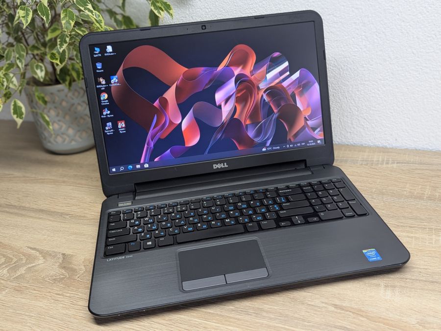 Ноутбук Б/В Dell Latitude 3540, Intel Core i5-4210U, DDR3 8 GB, SSD 128GB, 15.6" HD