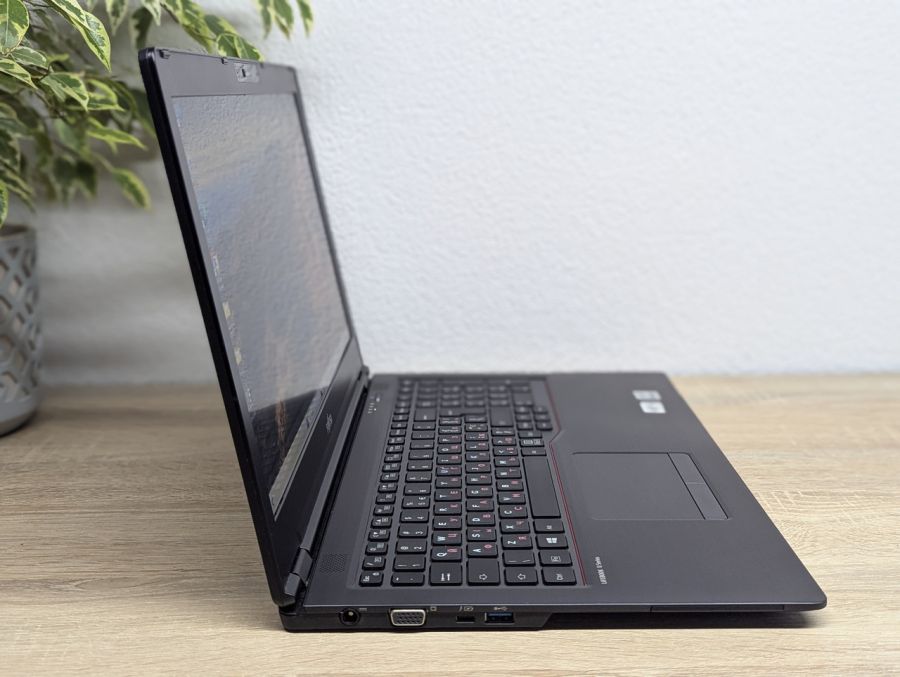 Уцінка! Ноутбук Б/В Fujitsu LifeBook U7510, Intel Core i5-10210U, DDR4 16 GB, SSD 256GB, 15" Full HD