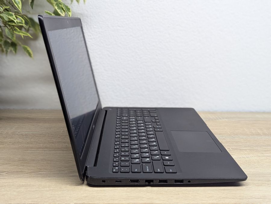 Уцінка! Ноутбук Б/В Dell Latitude 3500, Intel Core i3-8145U, DDR4 8 GB, SSD 128GB, 15.6" Full HD