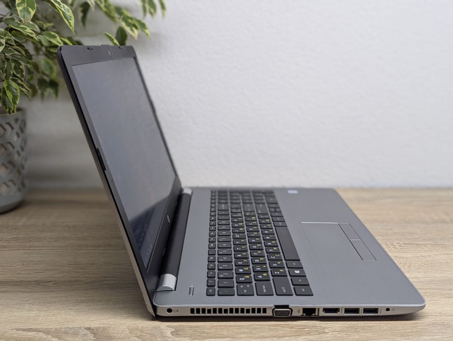 Уцінка! Ноутбук Б/В HP 250 G6, Intel Core i3-6006U, DDR4 8 GB, SSD 128GB, 15.6" Full HD