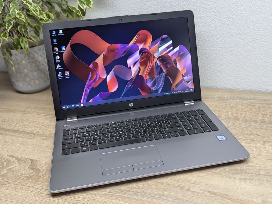 Уцінка! Ноутбук Б/В HP 250 G6, Intel Core i3-6006U, DDR4 8 GB, SSD 128GB, 15.6" Full HD
