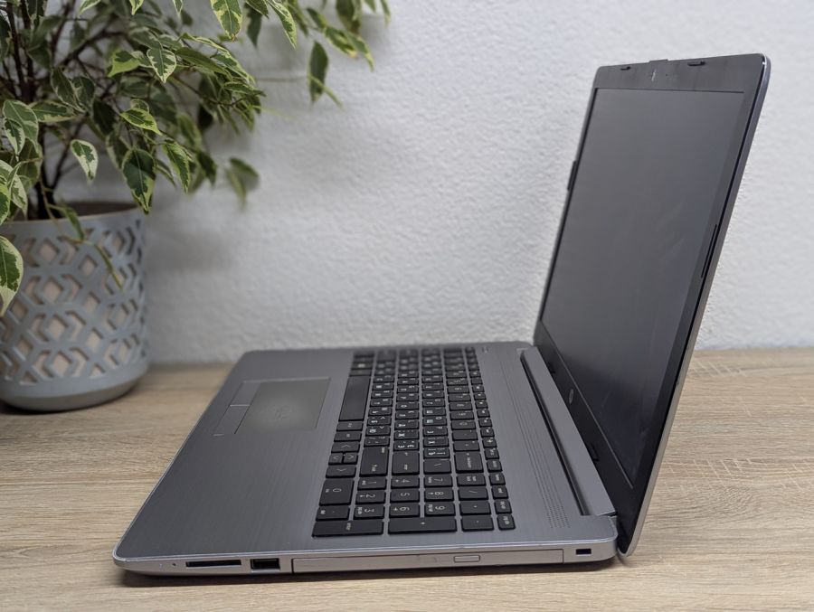 Ноутбук Б/В HP Notebook 255 G7, AMD Ryzen 3 3200U, DDR4 8 GB, SSD 128GB, AMD Radeon Vega, 15.6" Full HD